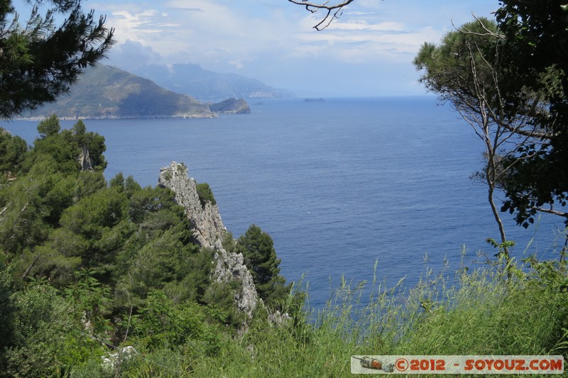 Capri - via de l'Arco Naturale
Mots-clés: Campania Capri geo:lat=40.54966771 geo:lon=14.25479198 geotagged ITA Italie mer