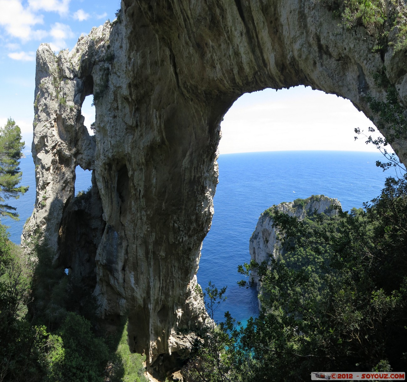 Capri - Arco naturale
Mots-clés: Campania Capri geo:lat=40.55037571 geo:lon=14.25677786 geotagged ITA Italie mer
