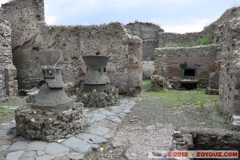 Pompei Scavi - Vicolo di Mercurio
Mots-clés: Campania geo:lat=40.75216941 geo:lon=14.48515251 geotagged ITA Italie Pompei Scavi Ruines Romain patrimoine unesco Regio VI