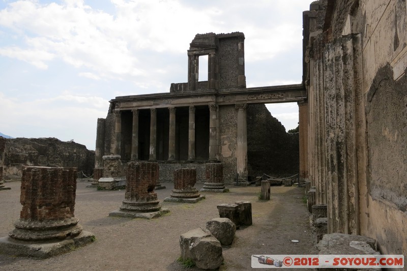 Pompei Scavi - Basilica
Mots-clés: Campania geo:lat=40.74888854 geo:lon=14.48446143 geotagged ITA Italie Pompei Scavi Ruines Romain patrimoine unesco Regio VIII