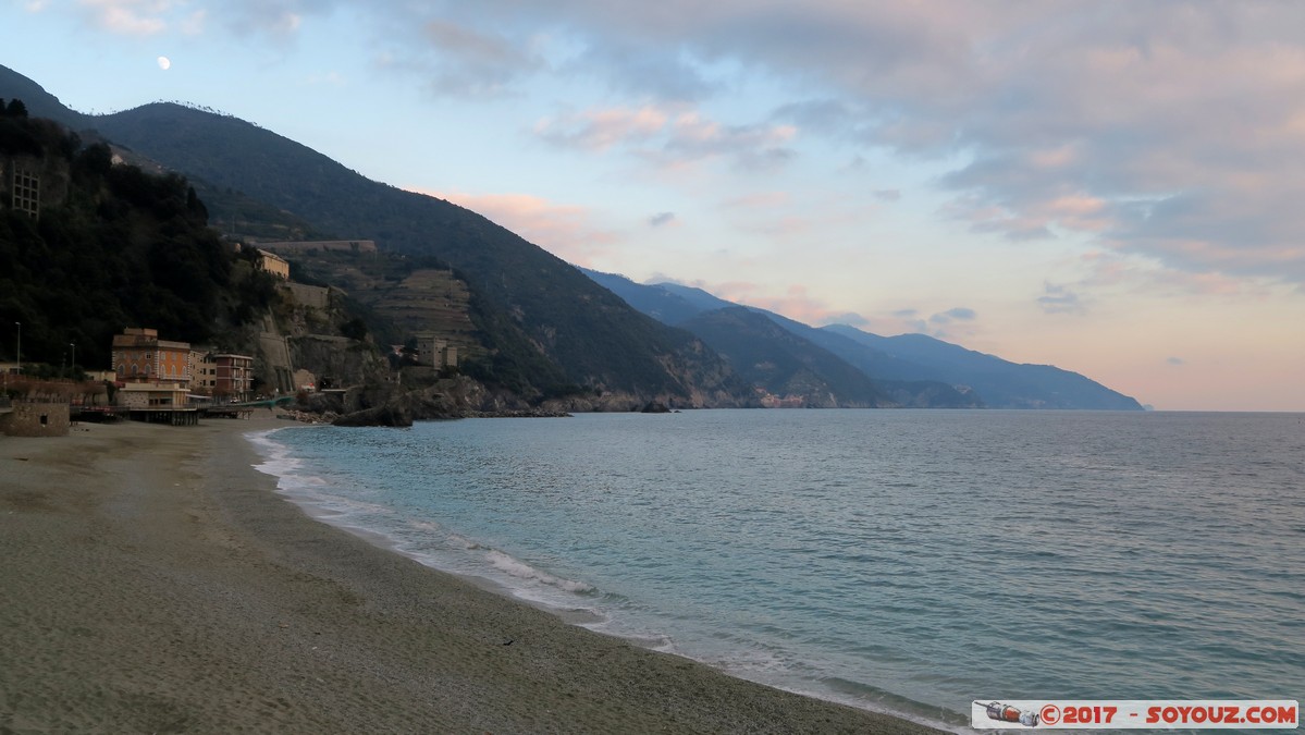 Cinque Terre - Monterosso al Mare
Mots-clés: Fegina ITA Italie Liguria Monterosso Al Mare Parco Nazionale delle Cinque Terre patrimoine unesco Mer plage Lune