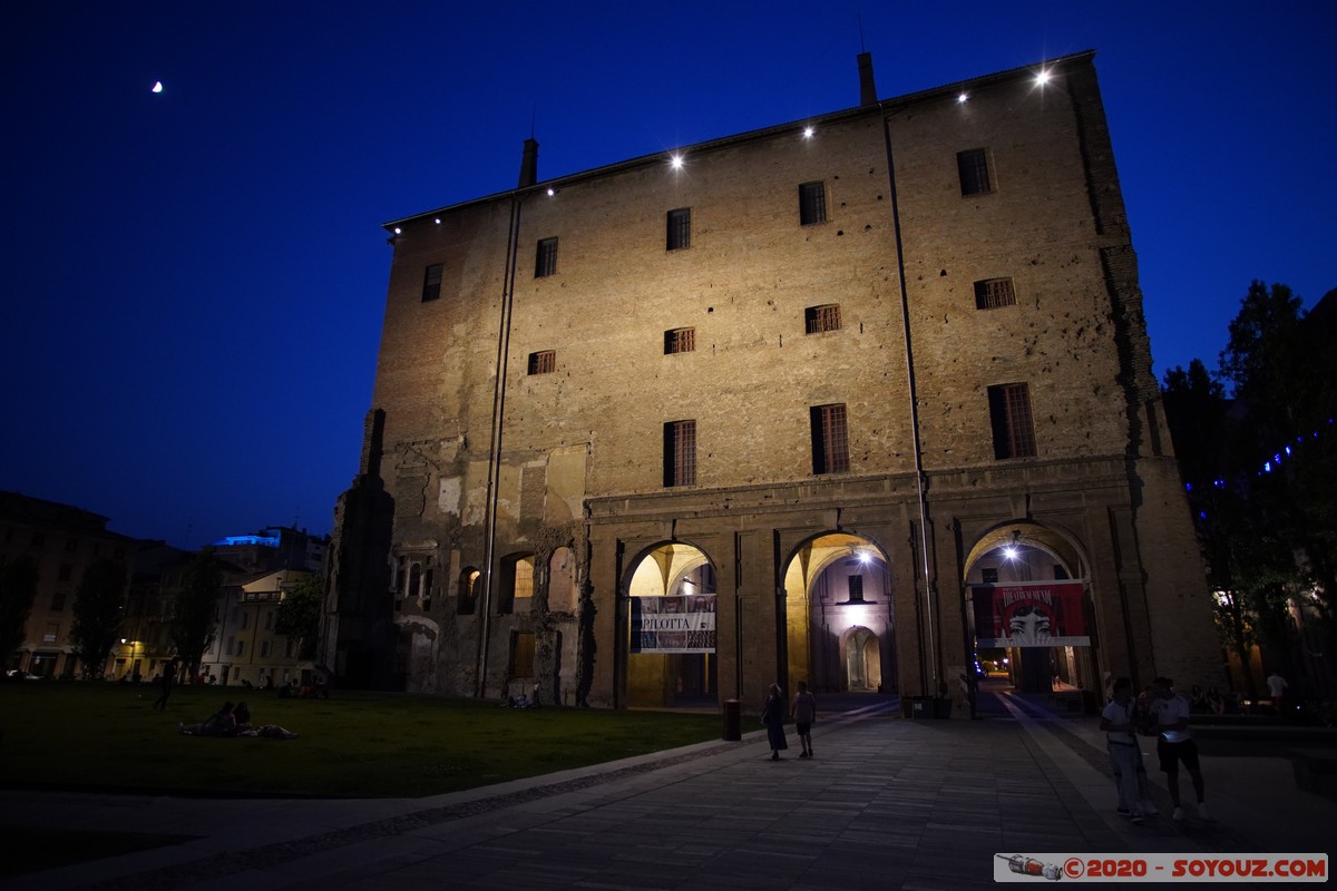 Parma by night - Palazzo della Pilotta
Mots-clés: Emilia-Romagna geo:lat=44.80430683 geo:lon=10.32731054 geotagged ITA Italie Parma Nuit Palazzo della Pilotta