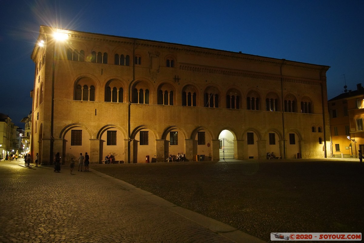 Parma by night - Vescovado
Mots-clés: Emilia-Romagna geo:lat=44.80344871 geo:lon=10.33043584 geotagged ITA Italie Parma Nuit Piazza del Duomo Eglise Vescovado