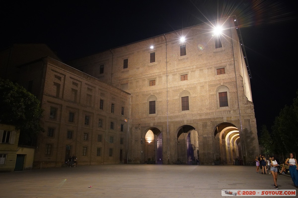 Parma by night - Palazzo della Pilotta
Mots-clés: Emilia-Romagna geo:lat=44.80406057 geo:lon=10.32649802 geotagged ITA Italie Parma Nuit Palazzo della Pilotta