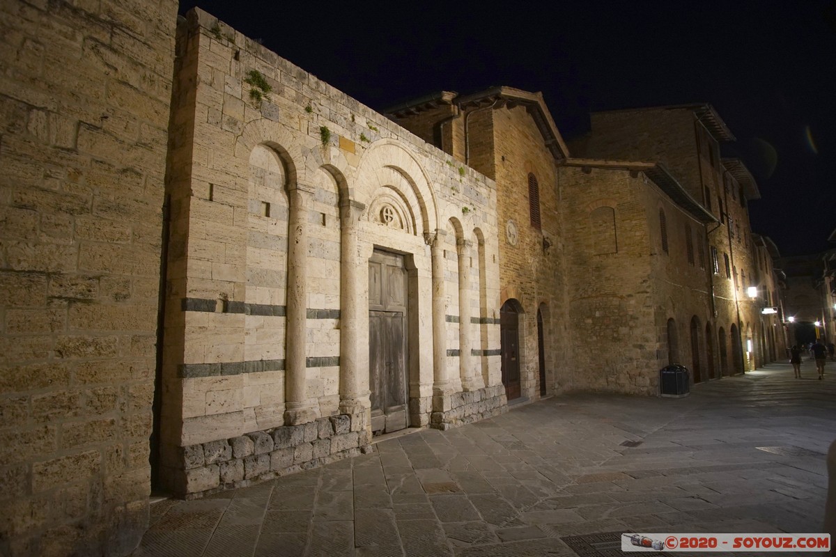 San Gimignano by  night - Via S. Giovanni
Mots-clés: geo:lat=43.46576277 geo:lon=11.04268303 geotagged ITA Italie Monteoliveto San Gimignano Toscana Nuit Via S. Giovanni