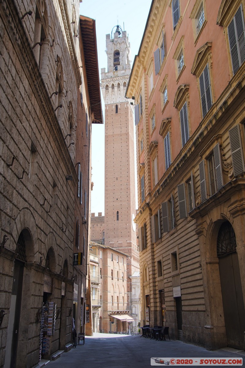 Siena - Piazza del Campo - Torre del Mangia
Mots-clés: geo:lat=43.31888979 geo:lon=11.33277219 geotagged ITA Italie Siena Toscana patrimoine unesco Torre del Mangia