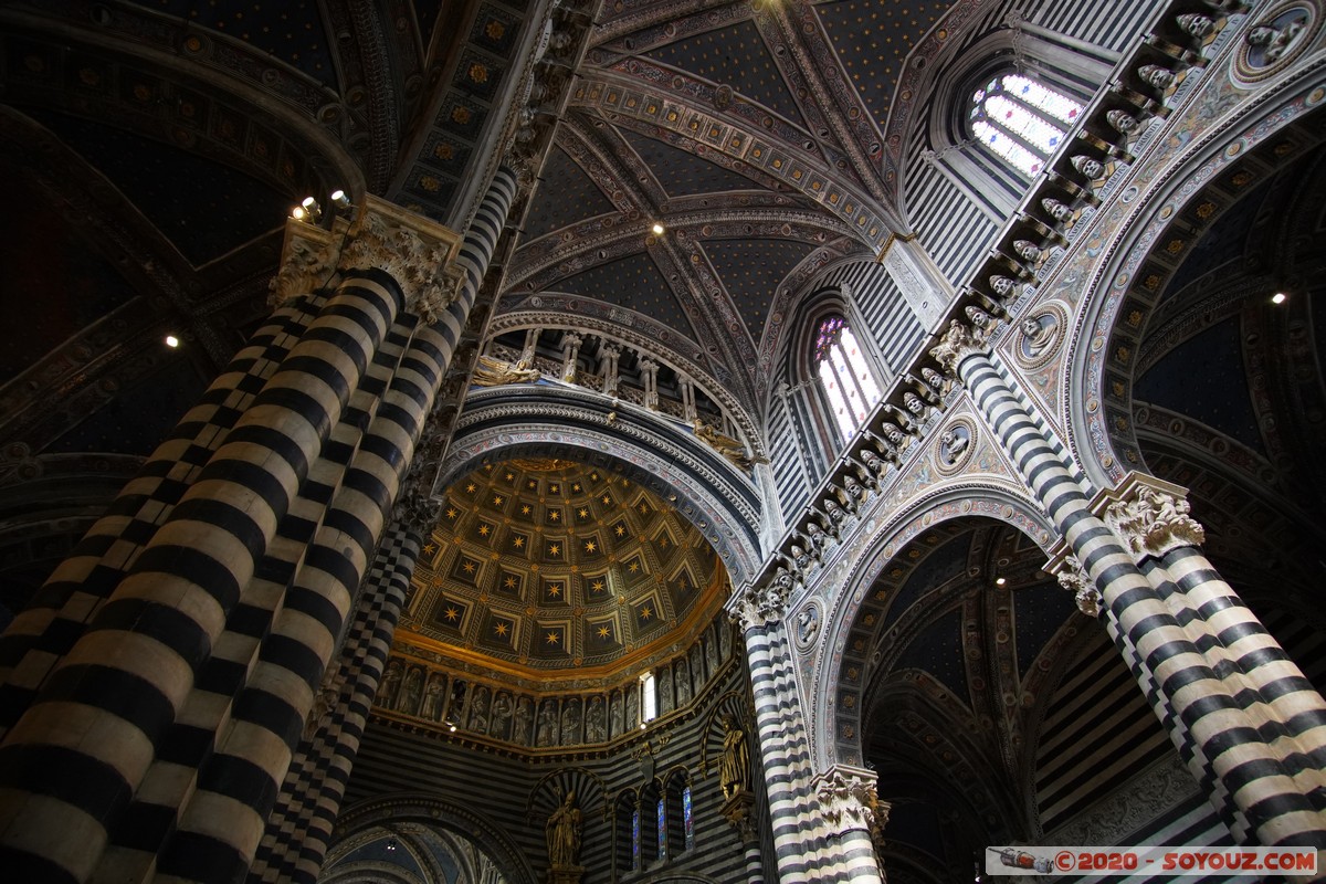 Duomo di Siena
Mots-clés: geo:lat=43.31753024 geo:lon=11.32896345 geotagged ITA Italie Siena Toscana patrimoine unesco Duomo di Siena Eglise Plafond