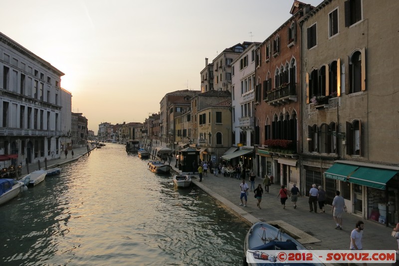 Venezia - Canal di Cannaregio
Mots-clés: geo:lat=45.44350333 geo:lon=12.32972833 geotagged ITA Italie SestiÃ¨re di Cannaregio Veneto Venezia patrimoine unesco canal