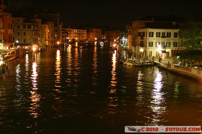 Venezia di notte - Canal Grande
Mots-clés: geo:lat=45.44114926 geo:lon=12.32278223 geotagged ITA Italie SestiÃ¨re di Santa Croce Veneto Venezia patrimoine unesco Nuit