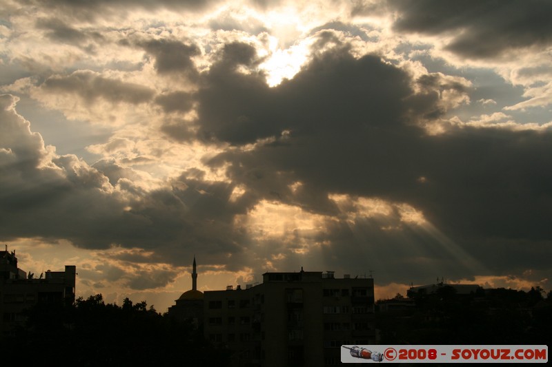 Skopje - Sun and Clouds
Mots-clés: sunset