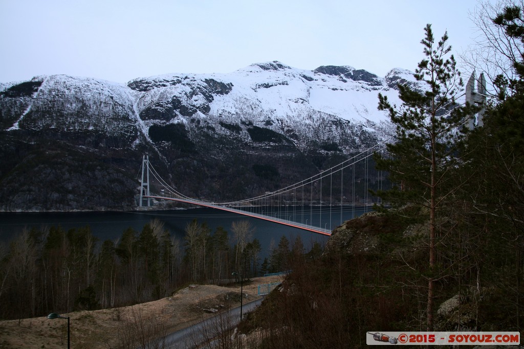Vallavik - Hardangerbrua
Mots-clés: Bu geo:lat=60.47025473 geo:lon=6.83473599 geotagged Hordaland NOR Norvège Vallavik Pont Fjord Montagne Neige Hardangerbrua