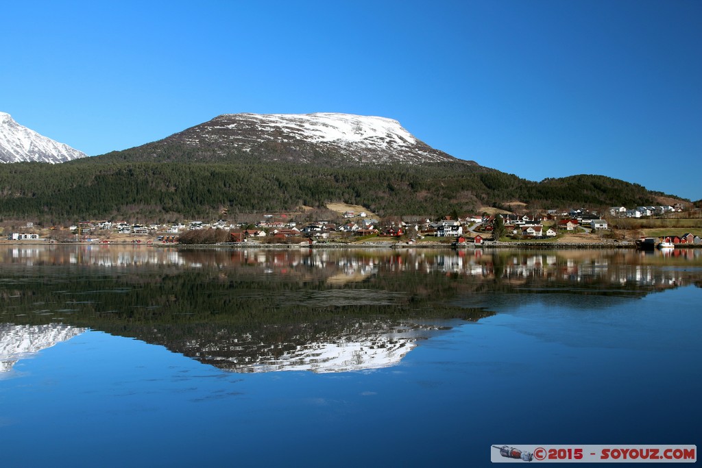 More og Romdal - Tennfjord
Mots-clés: geo:lat=62.52900044 geo:lon=6.57416192 geotagged More og Romdal NOR Norvège Tennfjord Norway Fjord Montagne Neige paysage