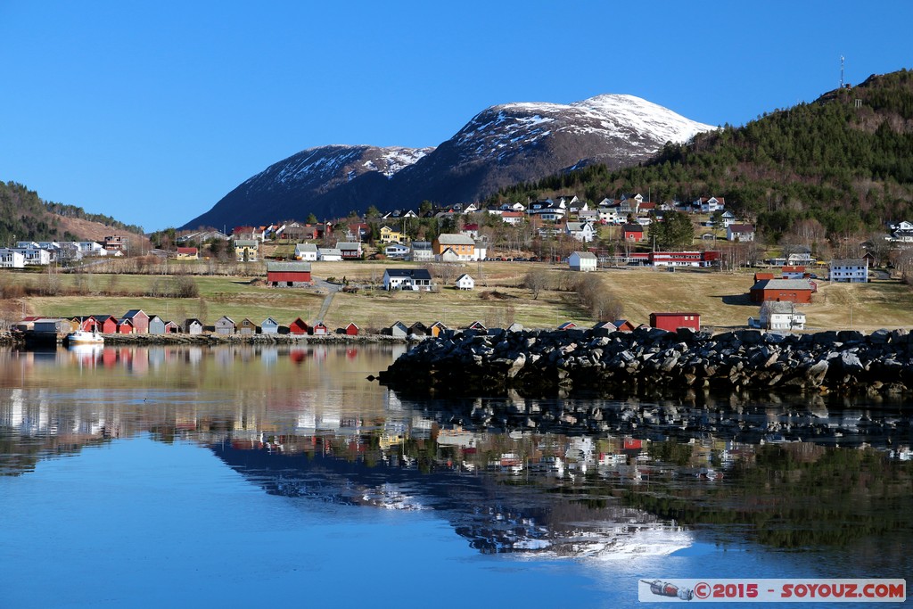 More og Romdal - Tennfjord
Mots-clés: geo:lat=62.52897000 geo:lon=6.57412860 geotagged More og Romdal NOR Norvège Tennfjord Norway Fjord Montagne Neige paysage