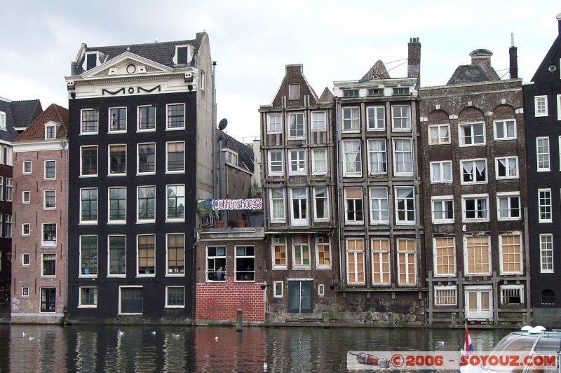 Red Light District
Mots-clés: Amsterdam