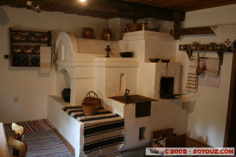 Suceava's Village Museum - Casa Rosu
Mots-clés: Bois