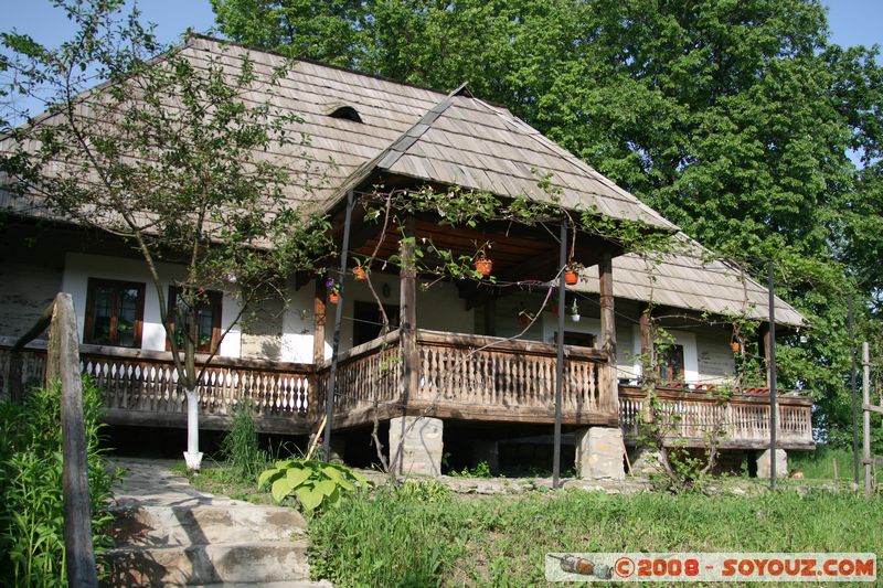 Suceava's Village Museum - Casa Rosu
Mots-clés: Bois