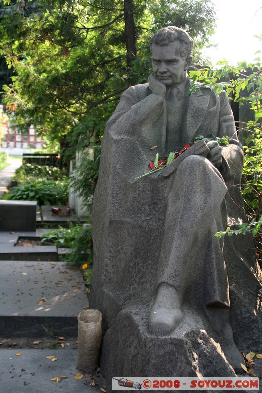 Moscou - Cimetiere Novodevichy
Mots-clés: cimetiere statue