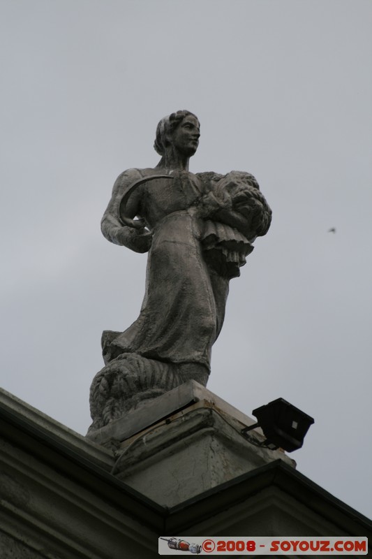 Ekaterinburg - Hotel de Ville
Mots-clés: Communisme statue