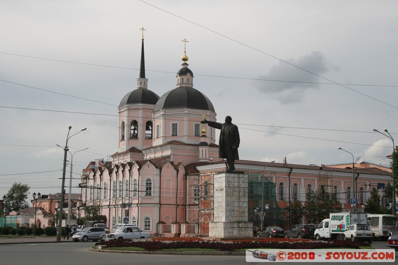Tomsk - Place Lenine
Mots-clés: Eglise lenine Communisme