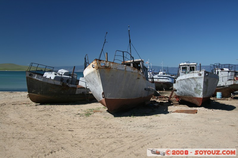 Olkhon - Khuzir - Le port
Mots-clés: bateau