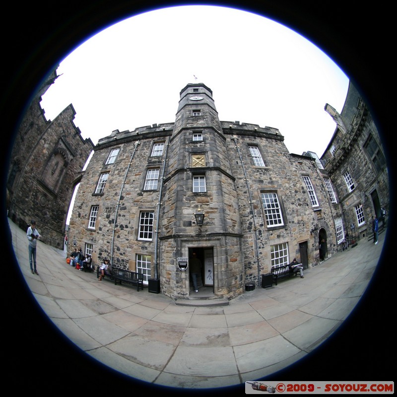 Edinburgh Castle - Main Court
Johnston Terrace, Edinburgh, City of Edinburgh EH1 2, UK
Mots-clés: chateau Moyen-age Edinburgh Castle Fish eye patrimoine unesco