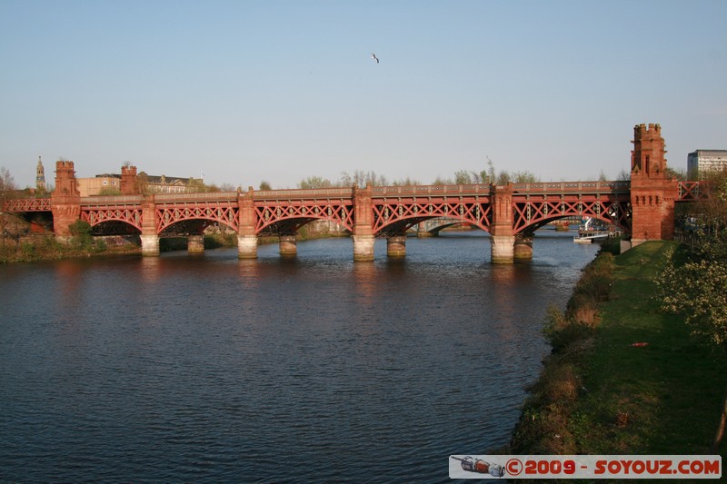 Glasgow - Clyde river
Gorbals St, Glasgow, Glasgow City G5 9, UK
Mots-clés: Riviere Pont