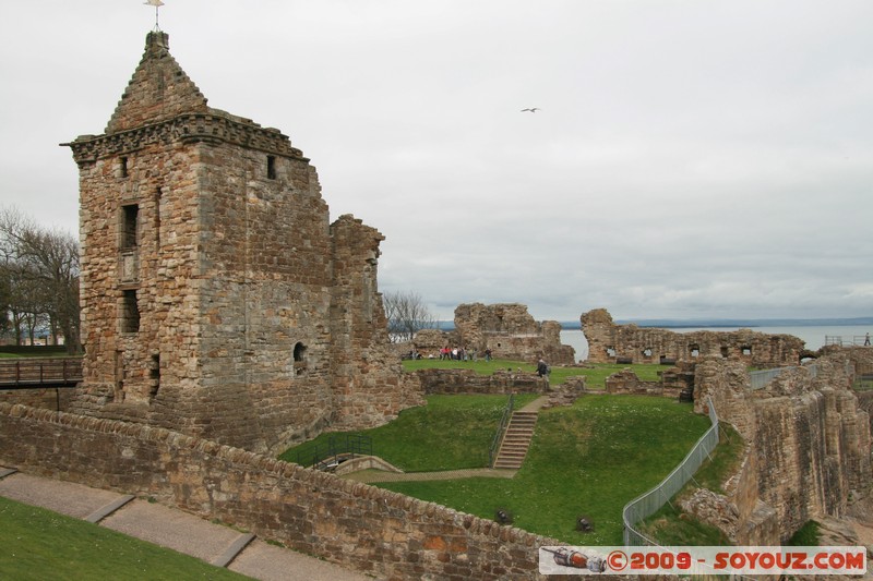 St Andrews Castle
E Scores, Fife KY16 9, UK
Mots-clés: chateau Ruines