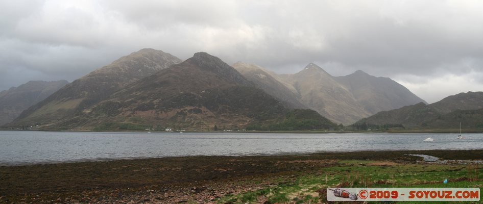 Highland - Loch Duich and the Five Sisters of Kintail - panorama
Inverinate, Highland, Scotland, United Kingdom
Mots-clés: Lac paysage panorama Montagne Loch Duich Lumiere