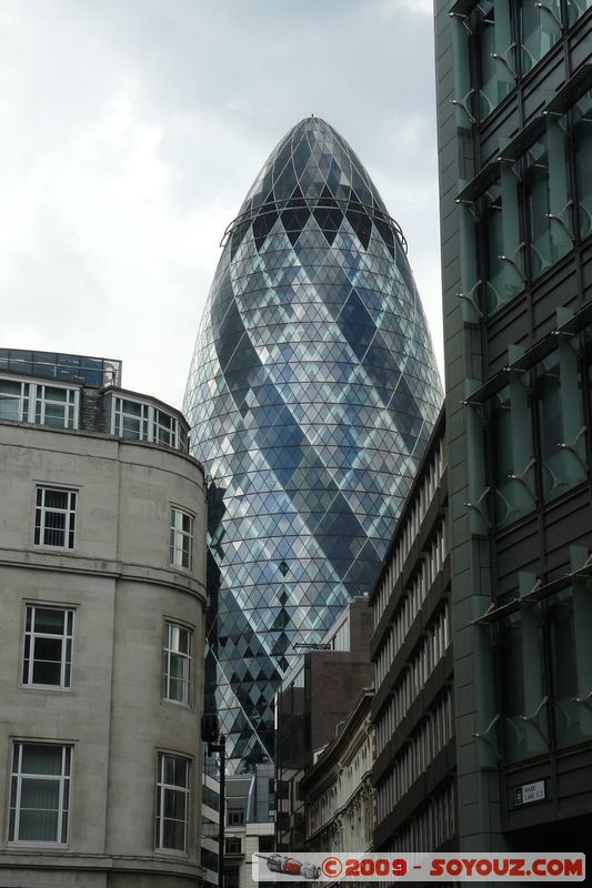 London - The City - 30 St Mary Axe (the Gherkin)
Dunster Ct, City of London, EC3R 7, UK
Mots-clés: the Gherkin