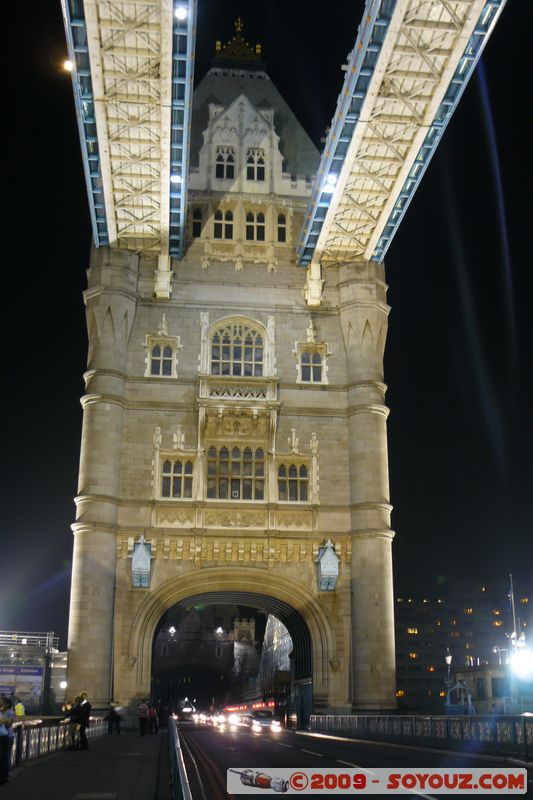 London - Tower Hamlets - Tower Bridge by Night
A100, Finsbury, Greater London SE1 2, UK
Mots-clés: Pont Tower Bridge Nuit