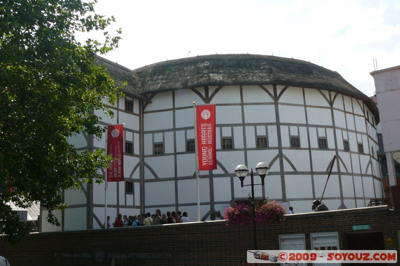 London - Southwark - Shakespeare's Globe Theatre
Bankside Jetty, Camberwell, Greater London SE1 9, UK
Mots-clés: Theatre