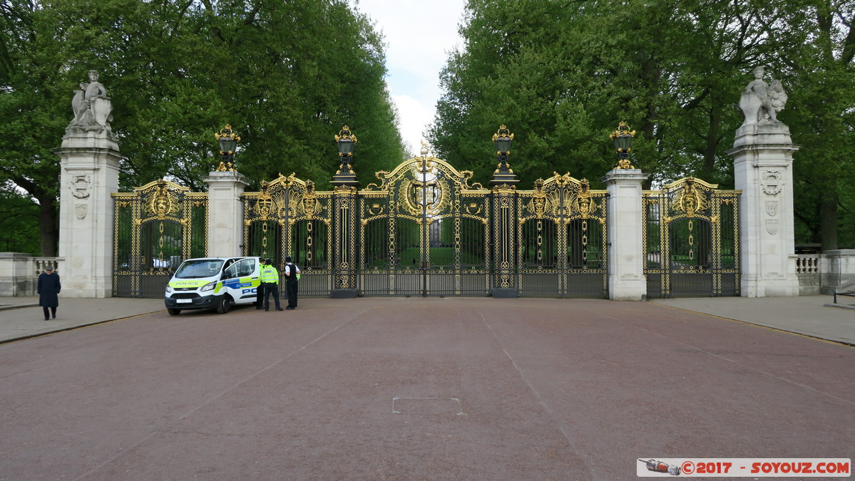 London - Buckingham Palace - Canada Gate
Mots-clés: England GBR geo:lat=51.50230186 geo:lon=-0.14119141 geotagged Royaume-Uni St James's St. James's Ward London Londres Buckingham Palace Canada Gate