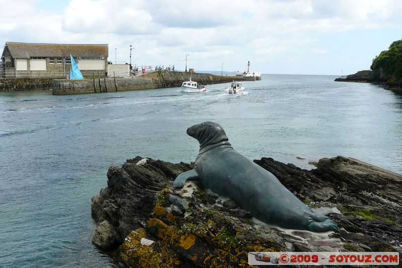 Looe - Nelson The Seal sculpture
Hannafore Rd, Looe, Cornwall PL13 2, UK
Mots-clés: sculpture animals otarie