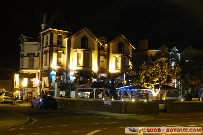 Paignton by Night - Spinning Wheel
Mots-clés: Nuit pub