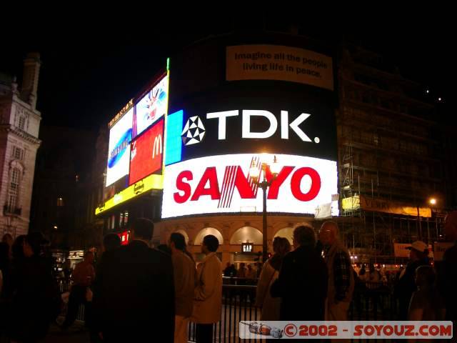 Piccadilly Circus / Night
