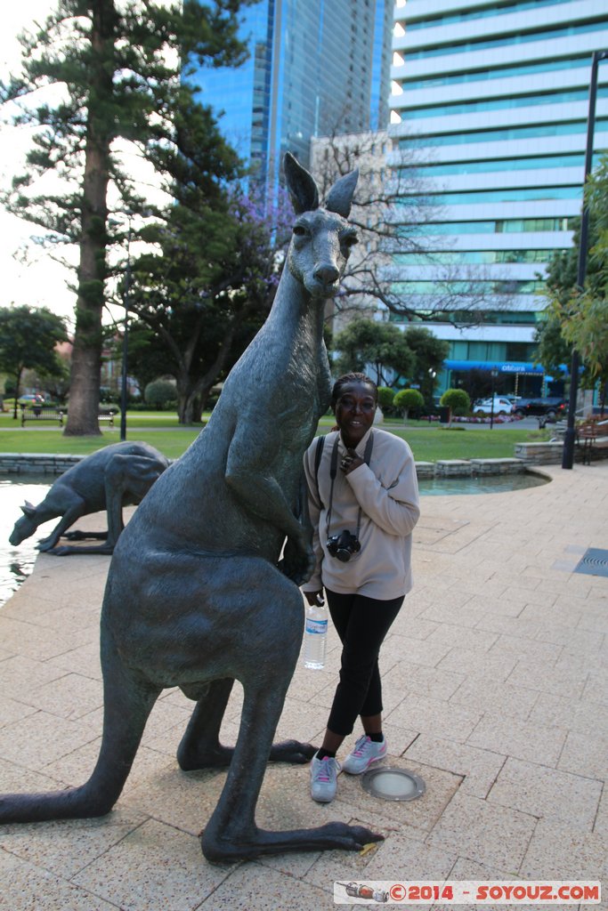 Perth CBD - Stirling Gardens - Kangaroo statue
Mots-clés: AUS Australie geo:lat=-31.95597217 geo:lon=115.85972950 geotagged Perth Perth GPO Western Australia Parc sculpture kangourou