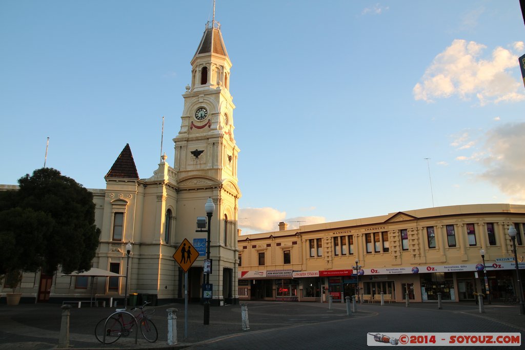 Fremantle Town Hall
Mots-clés: AUS Australie Fremantle Fremantle City geo:lat=-32.05366667 geo:lon=115.74796500 geotagged Western Australia sunset Town Hall