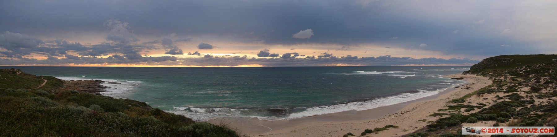 Margaret River - Gnarabup Beach - Sunset - Panorama
Stitched Panorama
Mots-clés: AUS Australie geo:lat=-34.00258426 geo:lon=114.99743561 geotagged Gnarabup Western Australia Margaret River Gnarabup Beach sunset Lumiere panorama