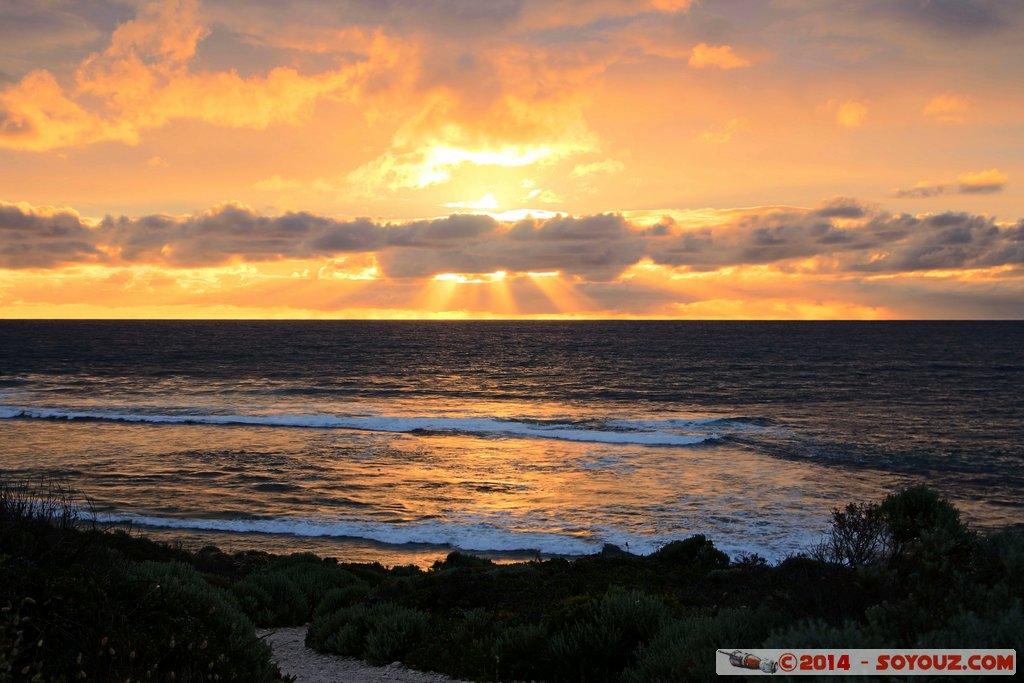 Margaret River - Gnarabup Beach - Sunset
Mots-clés: AUS Australie geo:lat=-33.99179352 geo:lon=114.99014670 geotagged Gnarabup Western Australia Margaret River Gnarabup Beach sunset Lumiere