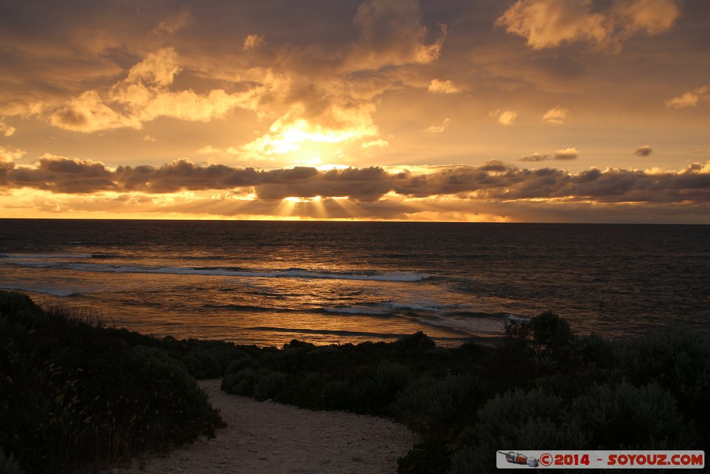 Margaret River - Gnarabup Beach - Sunset
Mots-clés: AUS Australie geo:lat=-33.99180839 geo:lon=114.99013652 geotagged Gnarabup Western Australia Margaret River Gnarabup Beach sunset Lumiere