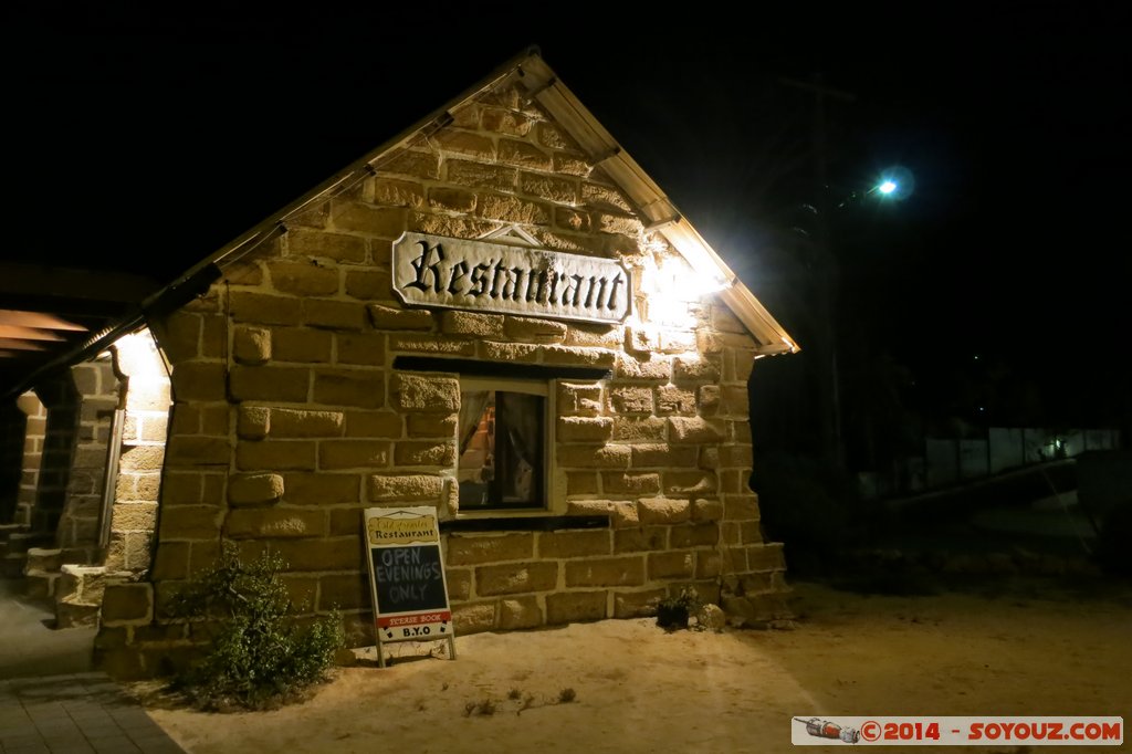 Shark Bay - Denham by Night - The Old Pearler Restaurant
Mots-clés: AUS Australie Denham geo:lat=-25.92881470 geo:lon=113.53584766 geotagged Western Australia The Old Pearler Restaurants Nuit
