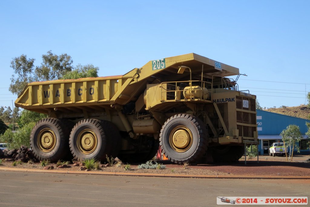 Newman - Haulpak giant truck
Mots-clés: AUS Australie geo:lat=-23.35890991 geo:lon=119.72756356 geotagged Newman Western Australia Camion