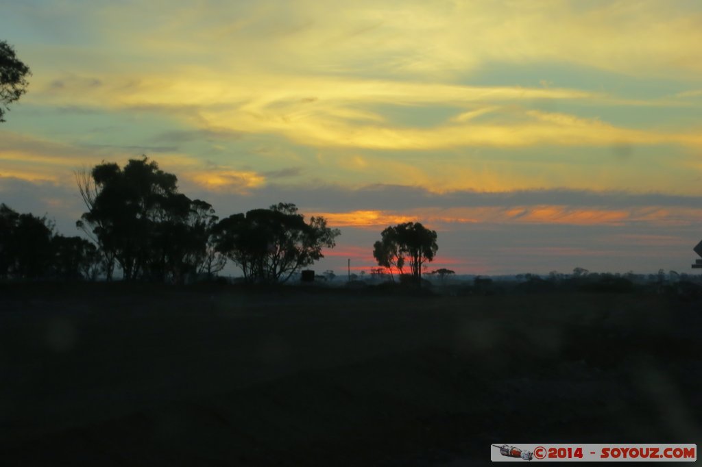 Great Northern Highway - Sunset
Mots-clés: AUS Australie Bindi Bindi geo:lat=-30.62678500 geo:lon=116.36128540 geotagged Western Australia Route sunset
