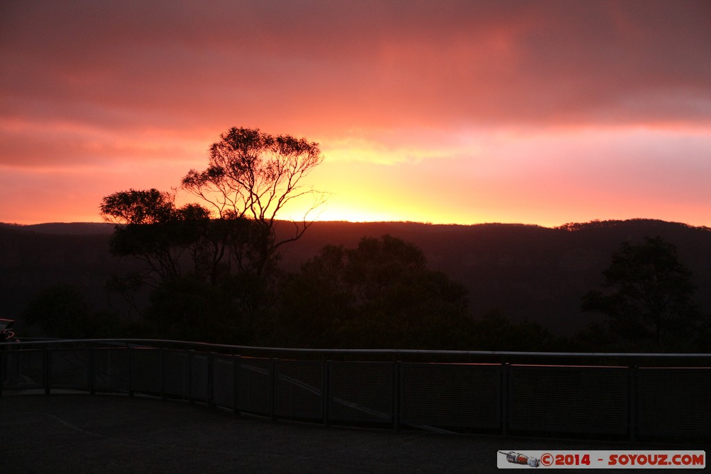 Katoomba - Echo Point - Sunset
Mots-clés: AUS Australie geo:lat=-33.73211646 geo:lon=150.31215176 geotagged Katoomba New South Wales Blue Mountains patrimoine unesco Echo Point sunset Lumiere