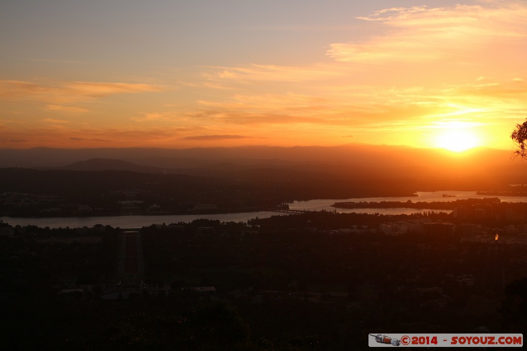 Canberra - Sunset from Mount Ainslie
Mots-clés: Ainslie AUS Australian Capital Territory Australie geo:lat=-35.27048175 geo:lon=149.15791927 geotagged Mount Ainslie sunset