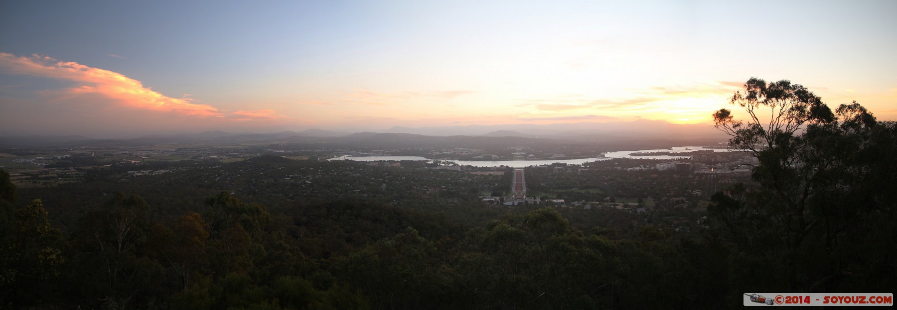 Canberra - Sunset from Mount Ainslie - Panorama
Stitched Panorama
Mots-clés: Ainslie AUS Australian Capital Territory Australie geo:lat=-35.27044646 geo:lon=149.15787057 geotagged Mount Ainslie sunset panorama