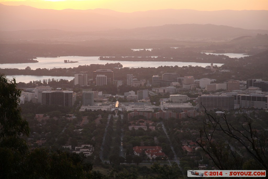 Canberra - Sunset from Mount Ainslie
Mots-clés: Ainslie AUS Australian Capital Territory Australie geo:lat=-35.27037892 geo:lon=149.15782065 geotagged Mount Ainslie sunset